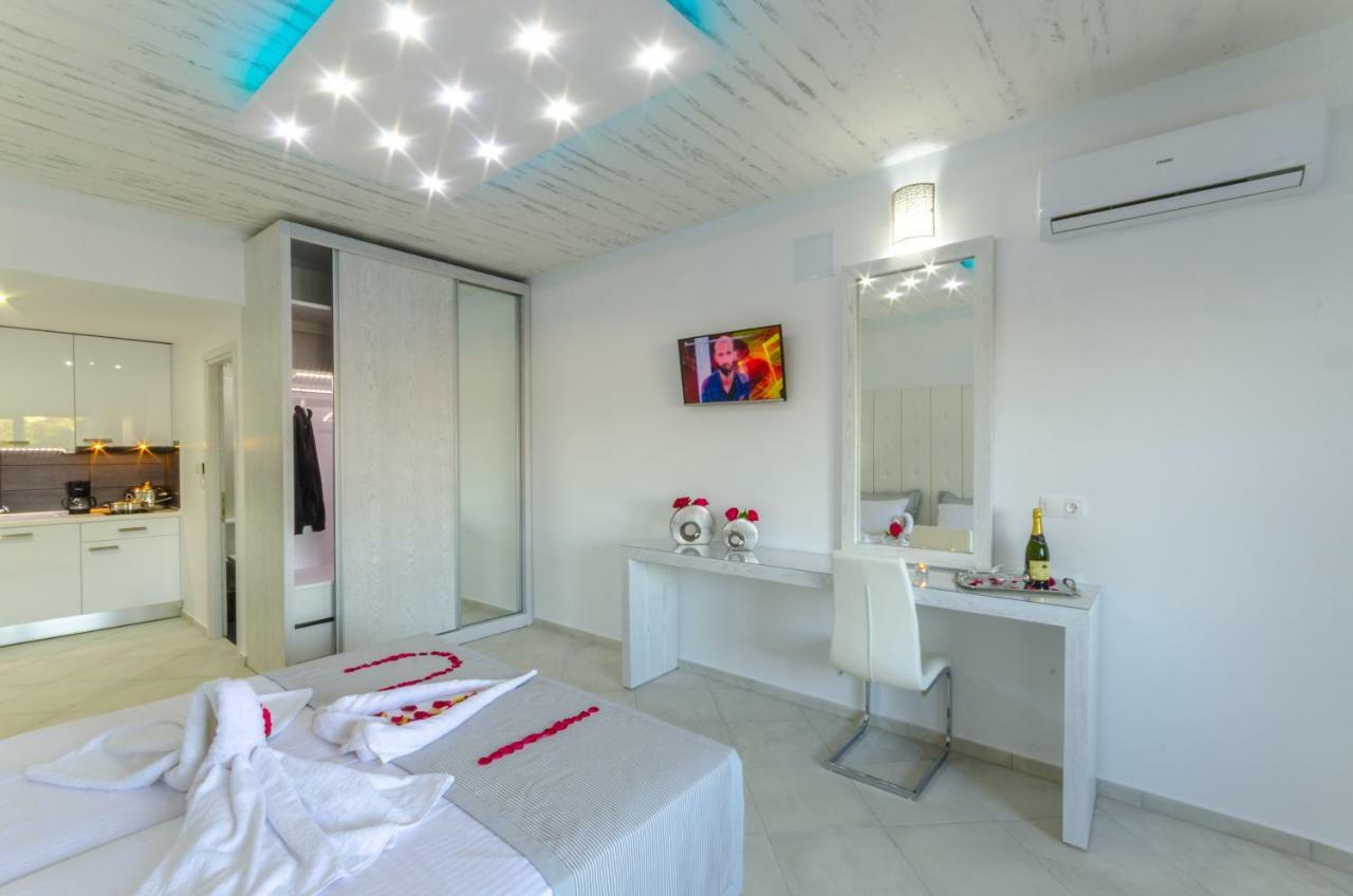 Ftelia Luxury Studio "Quattro" Megali Ammos  Extérieur photo
